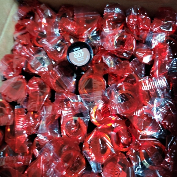 Revlon lipstick - Picture 3 of 3